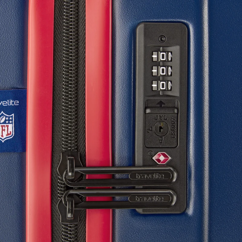 Travelite NFL - 4-Rollen-Trolley M 67 cm erw. (New England Patriots)