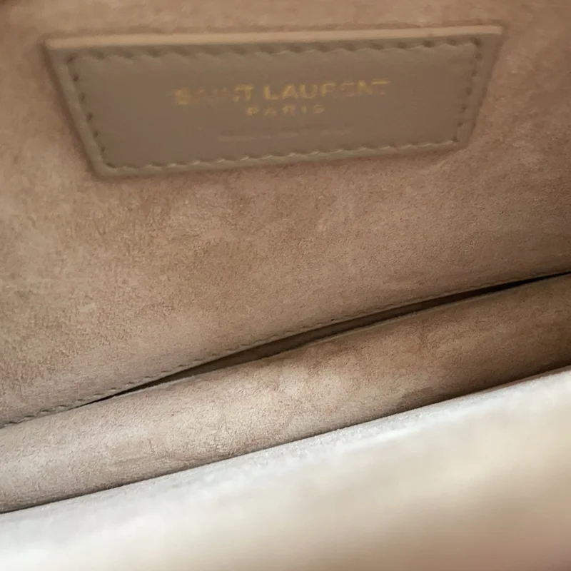 Saint Laurent Weißes Kalbsleder Medium Monogram Sunset 2021