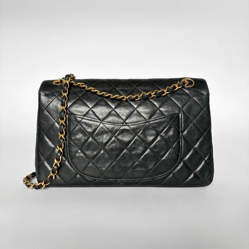 Chanel Classic Flap Bag Medium lamsleer