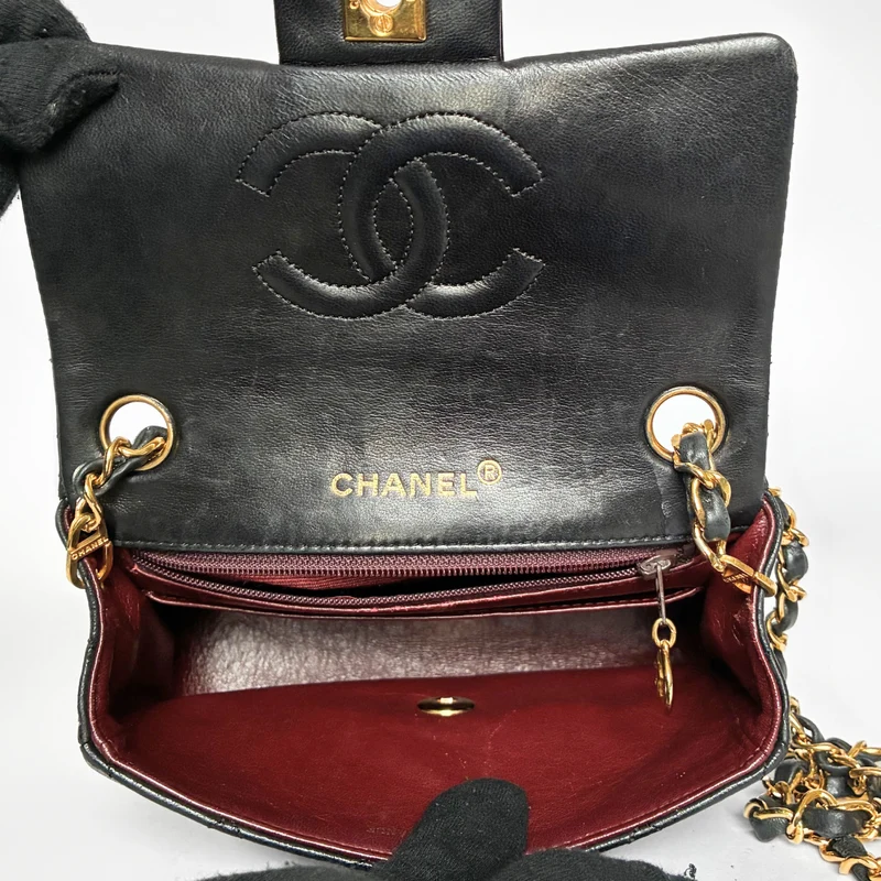 Chanel Classic Flap Bag Mini Lamsleer
