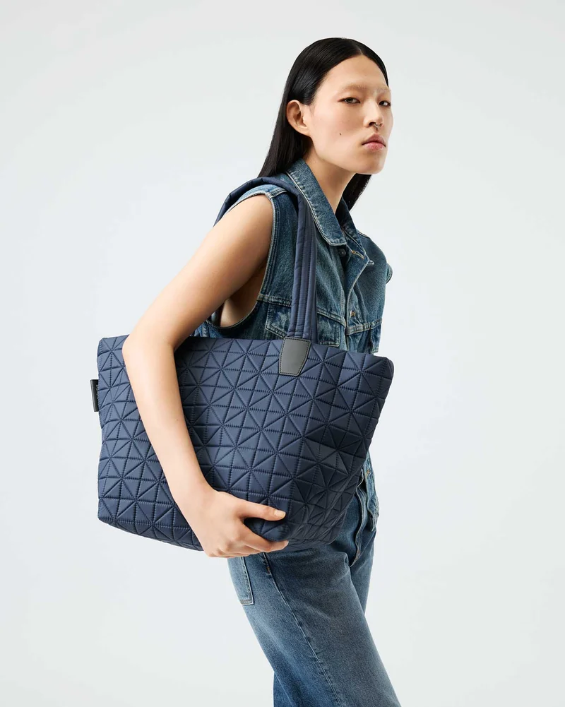 Vee Tote Medium Midnight Blue
