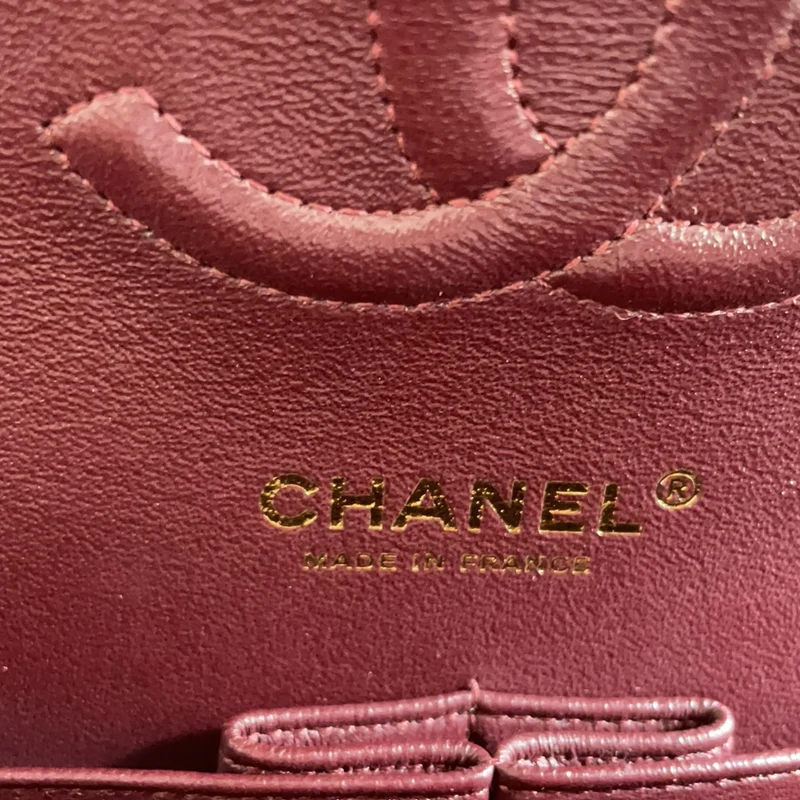 Chanel Schwarze klassische Doppel-Flap-Tasche Caviar