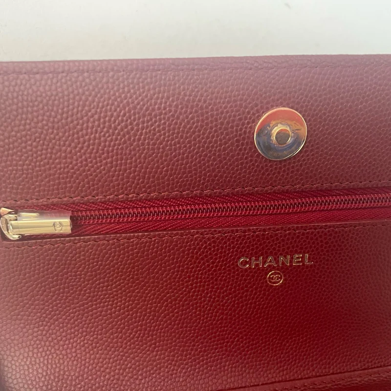 Chanel Burgunderrote Geldbörse mit Kette WOC Caviar 2019