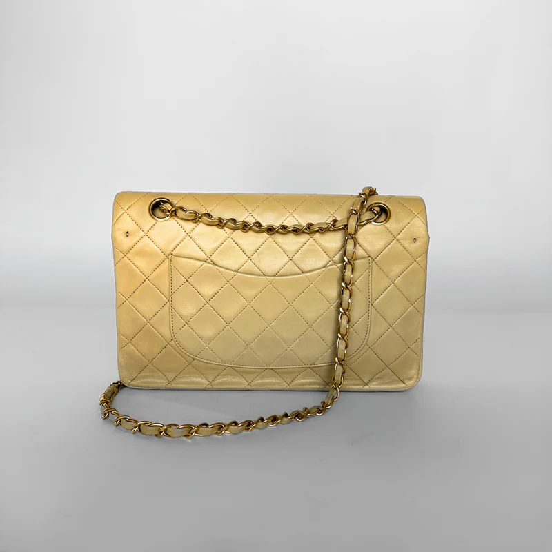 Chanel Classic Flap Bag Mittleres Lammleder