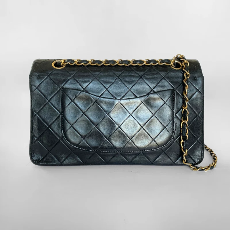 Chanel Classic Flap Bag Medium lamsleer