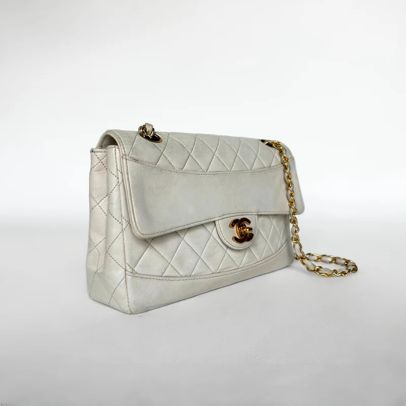 Chanel Diana Flap Bag Mittleres Lammleder