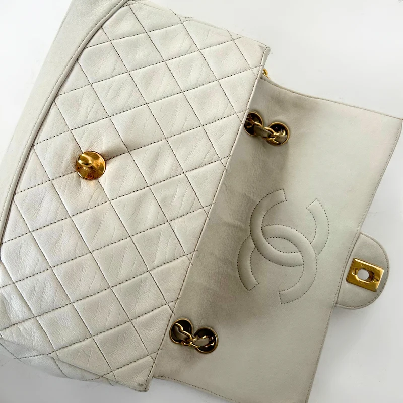 Chanel Diana Flap Bag Mittleres Lammleder