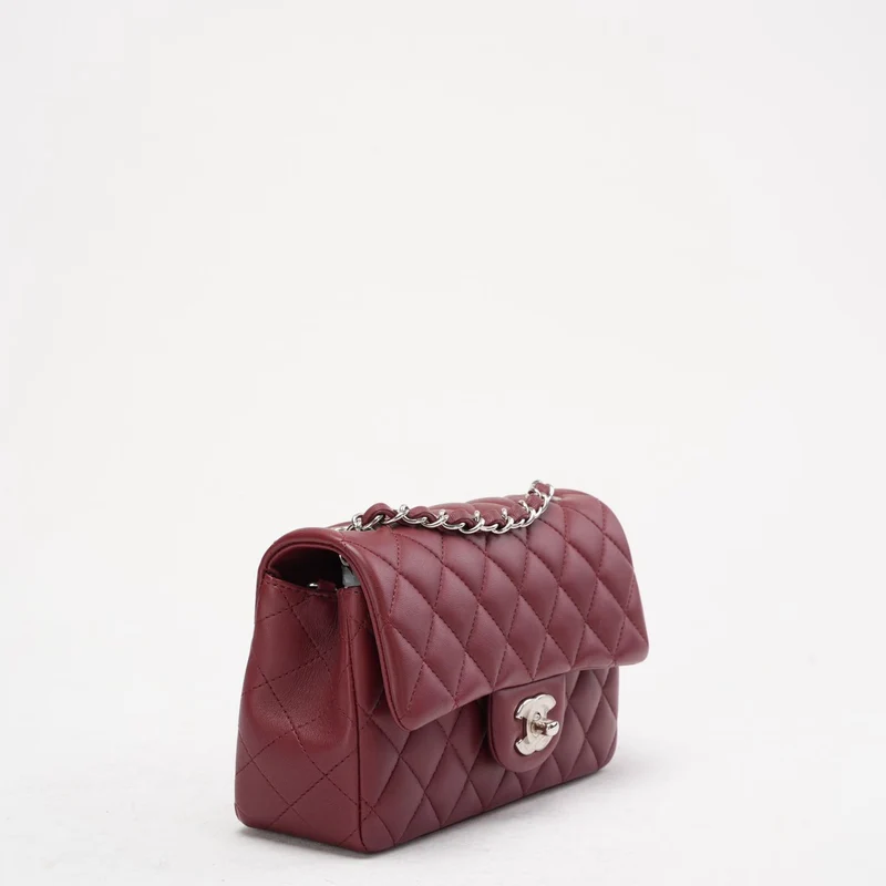 Chanel Mini Tangle Classic Flap Bag in Burgunderrot 2020