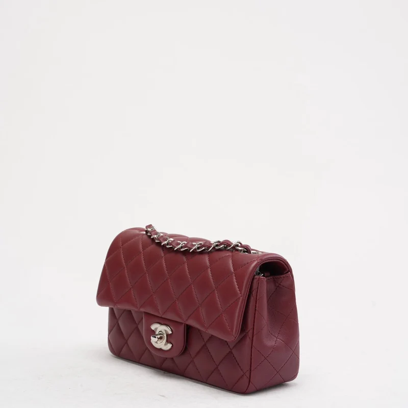Chanel Mini Tangle Classic Flap Bag in Burgunderrot 2020