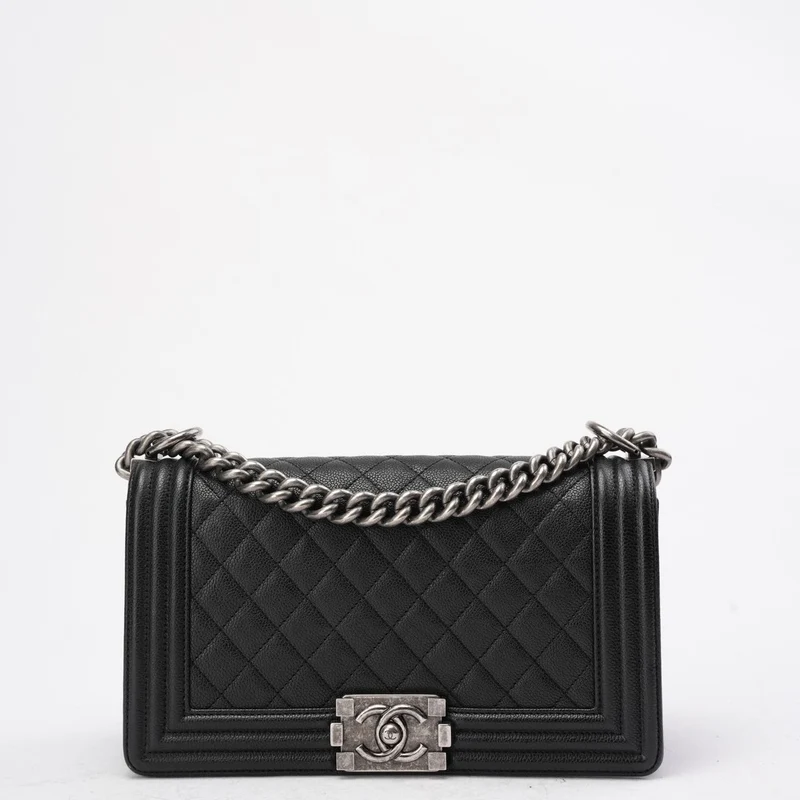 Chanel Boy Medium Schwarze Klapptasche Gestepptes Caviar-Leder 2017
