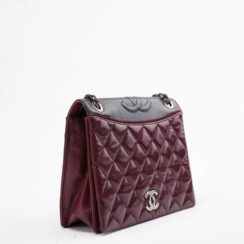 Chanel Ballerine Flap Bag aus burgunderrotem und schwarzem Lammleder, 2004