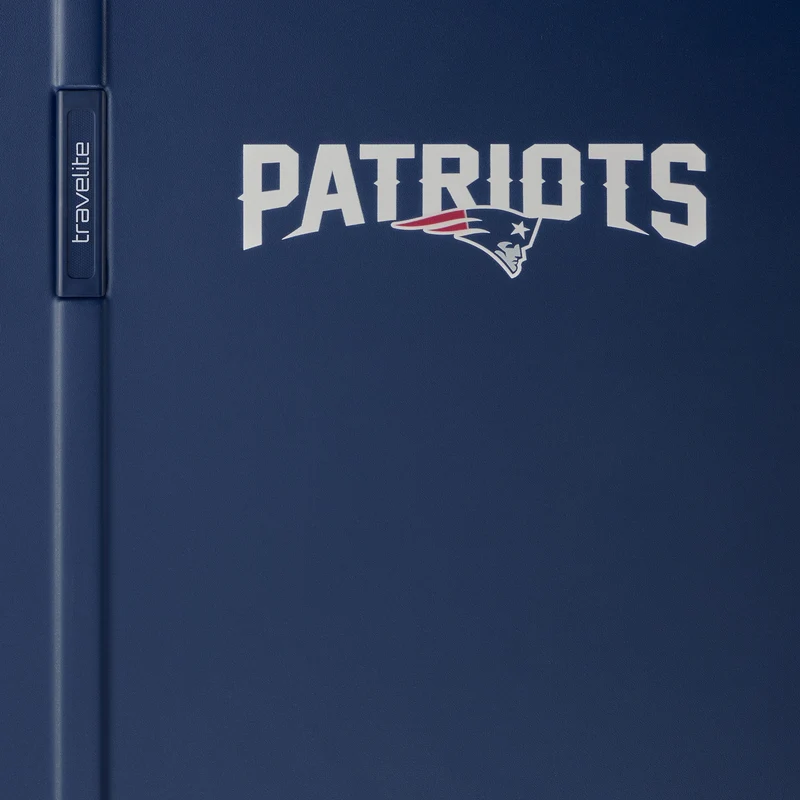 Travelite NFL - 4-Rollen-Kabinentrolley S 55 cm (New England Patriots)