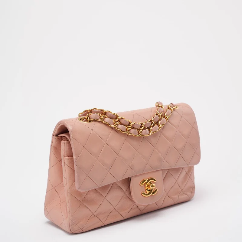 Chanel Vintage – Kleine klassische Flap-Tasche aus rosa Lammleder