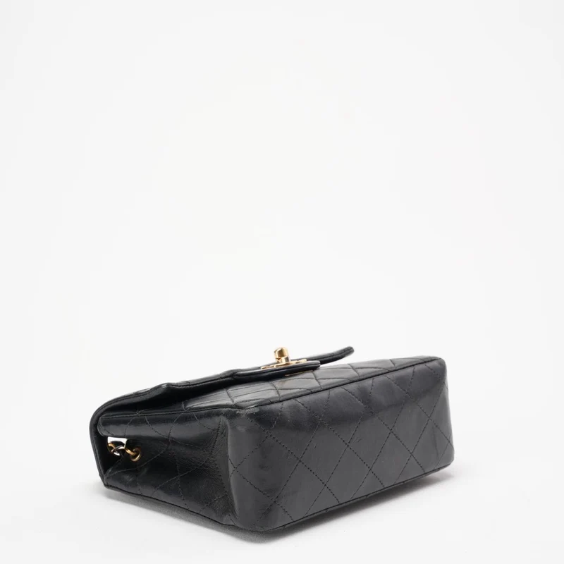 Chanel Schwarze Vintage Mini-Flap-Quadrat-Tasche 2000er
