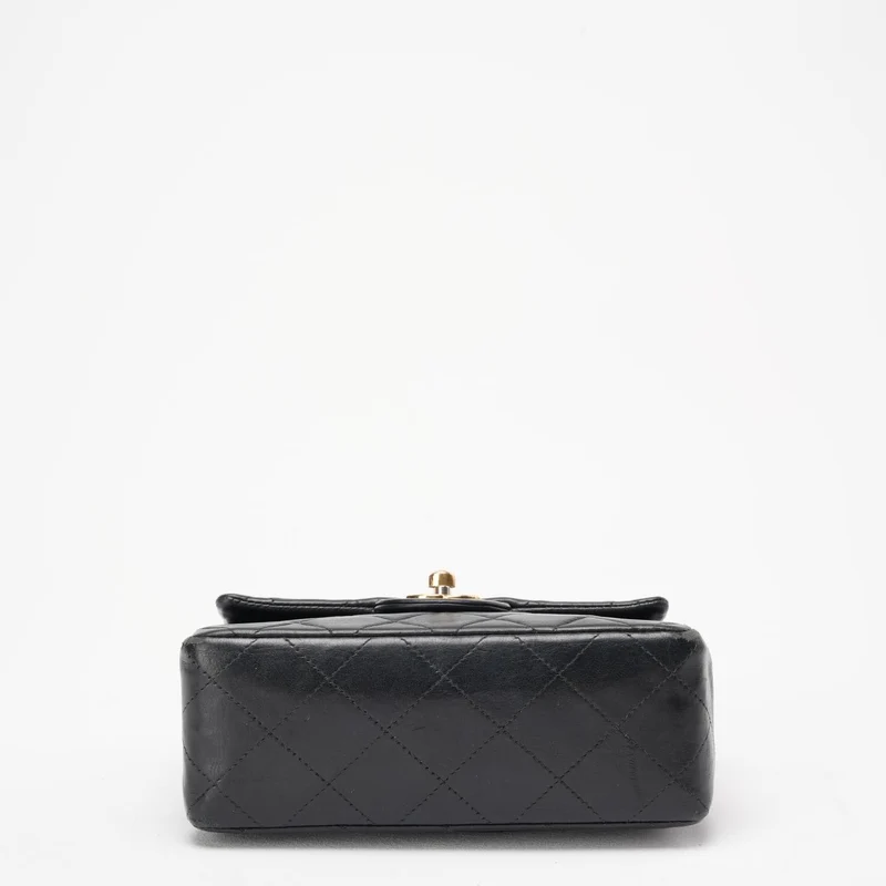 Chanel Schwarze Vintage Mini-Flap-Quadrat-Tasche 2000er