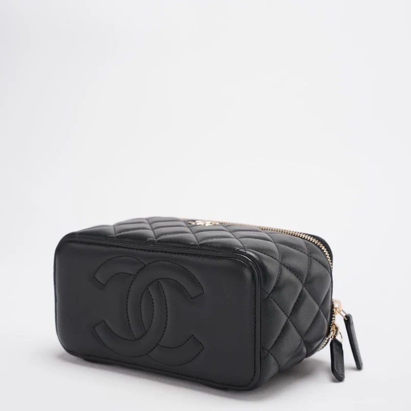 Chanel Vanity Case Bag Schwarze gesteppte Lammledertasche mit goldenen Beschlägen 2021