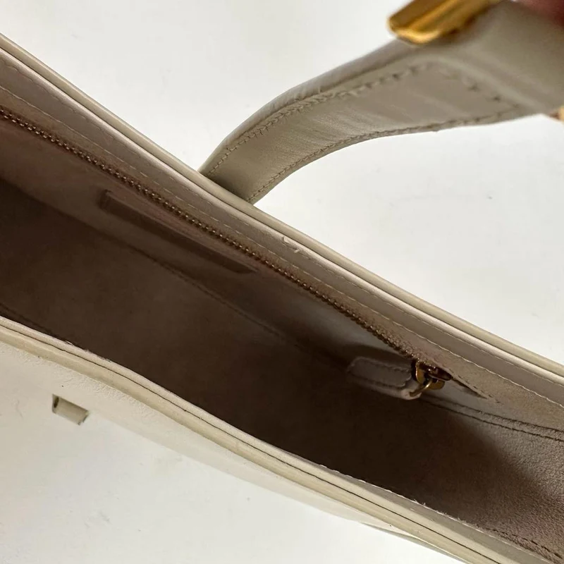 Saint Laurent Paris Le 5 bis 7 weiße Glattledertasche