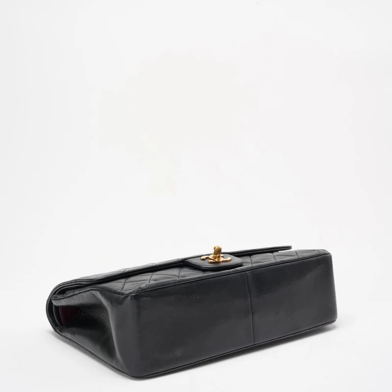 Chanel Vintage Schwarze zeitlose klassische Klappentasche 1990er Jahre