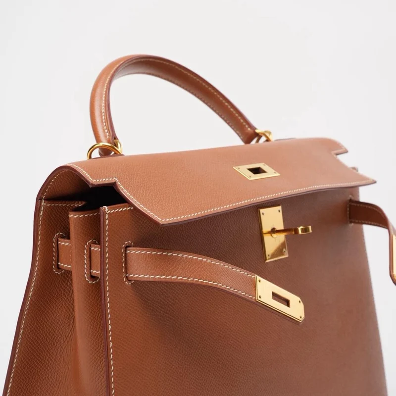 Hermès Vintage Gold Kelly Sellier 32 Epsom D Square 2000