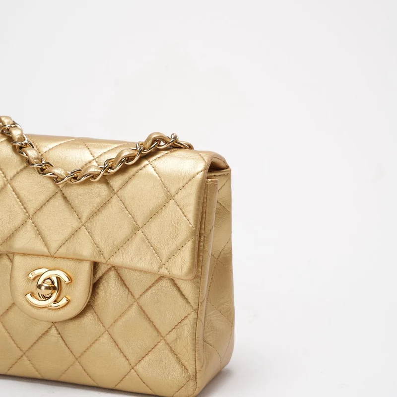 Chanel Goldene Vintage Mini-Flap-Quadrat-Tasche 2000er