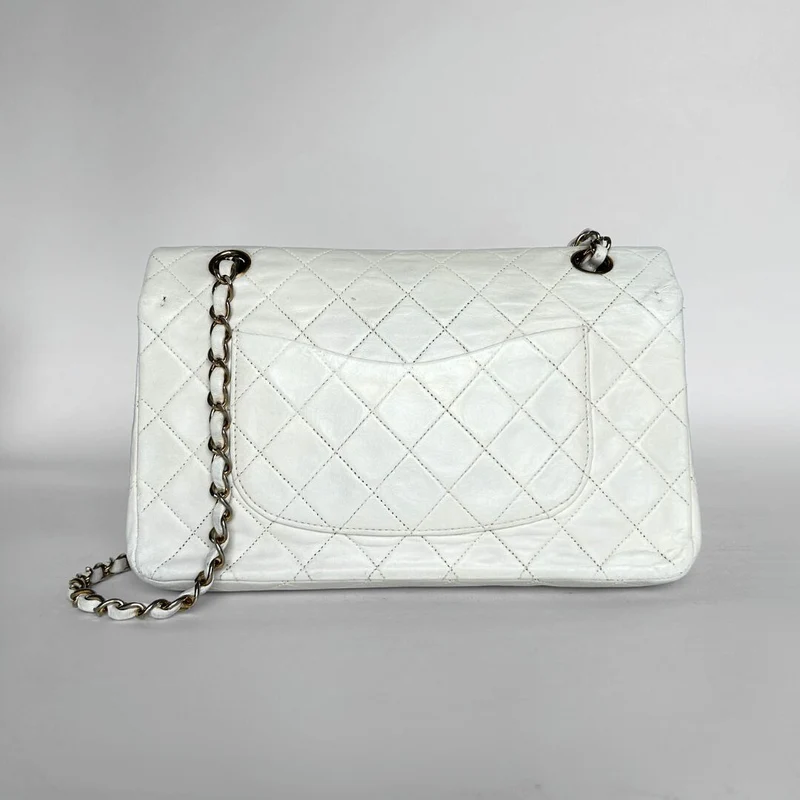 Chanel Classic Flap Bag Medium lamsleer