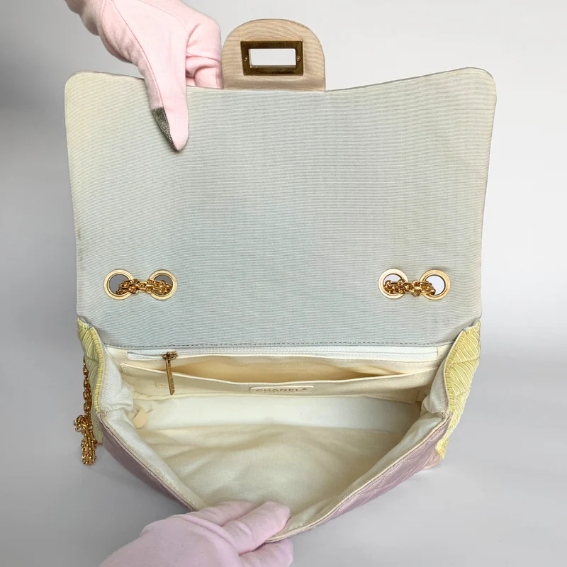 Chanel 2.55 Gewatteerde tas Nylon