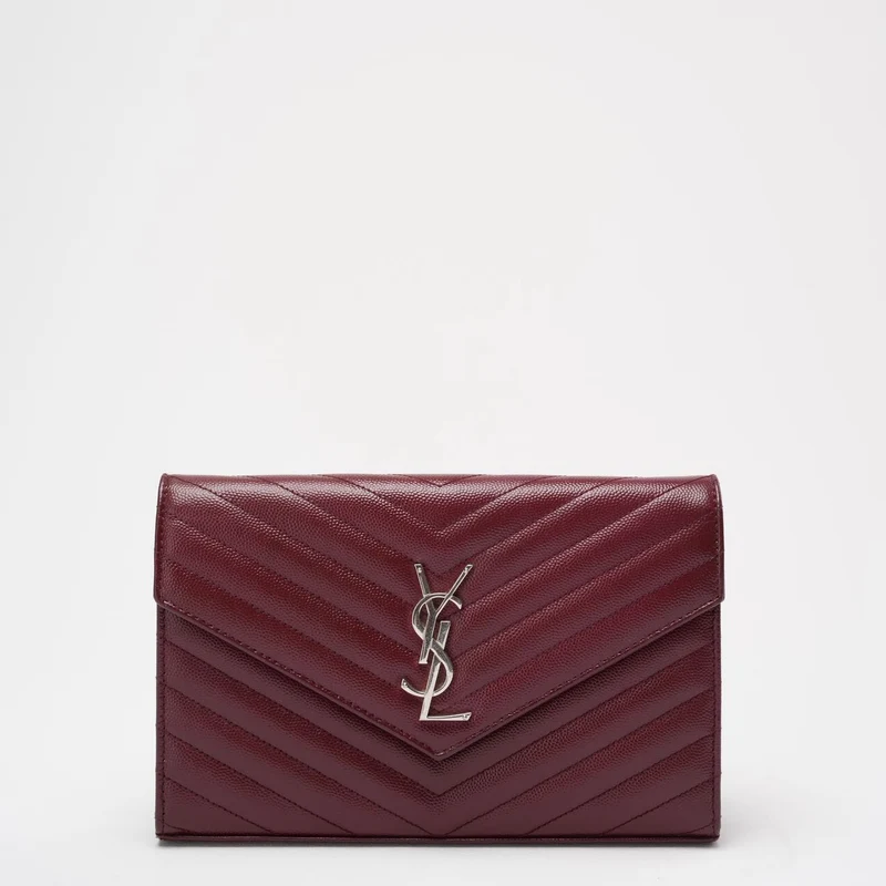 Saint Laurent Mittelgroße Geldbörse mit Kette in Burgunderrot mit Monogramm