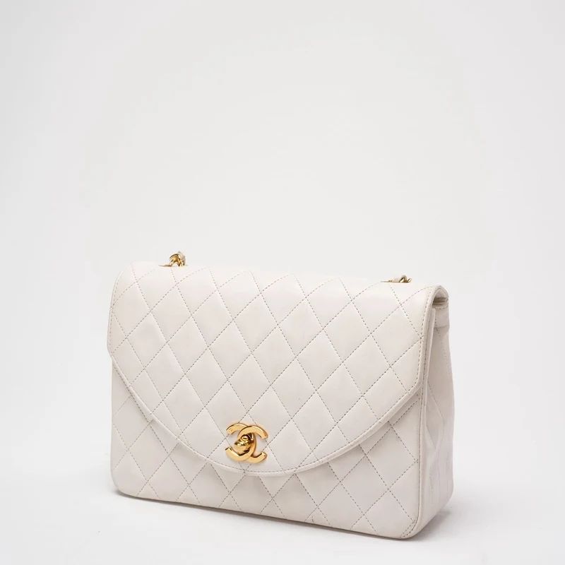Chanel Vintage Diana Flap Bag Weißes Leder 24K Gold