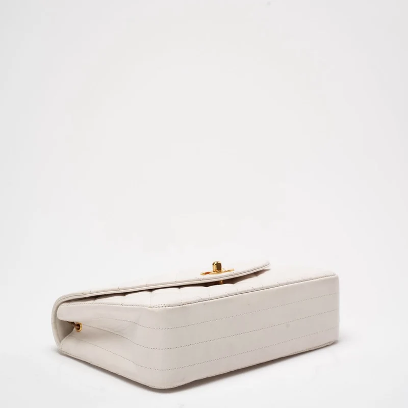 Chanel Vintage Diana Flap Bag Weißes Leder 24K Gold
