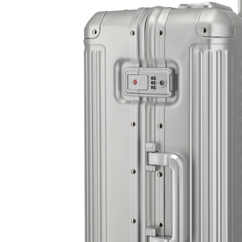Travelite Next 4-Rollen-Trolley aus Aluminium 67 cm -Silber