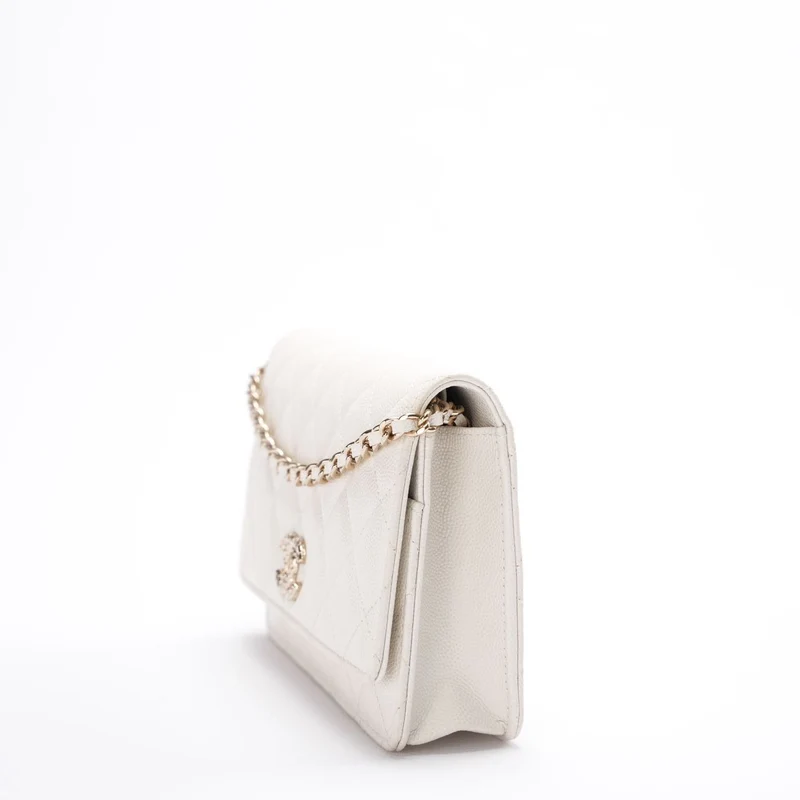 Chanel Geldbörse mit Kette (woc) Weißes Kaviarleder 2023