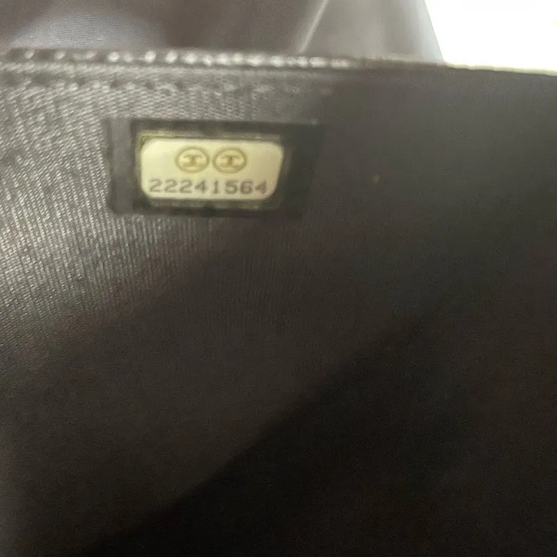 Chanel Geldbörse mit Kette, großes CC-Logo, schwarzes Kaviarleder