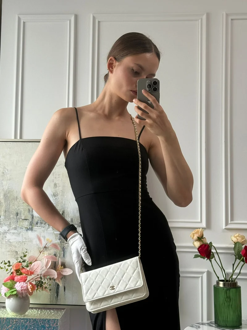 Chanel Geldbörse mit Kette (woc) Weißes Kaviarleder 2022