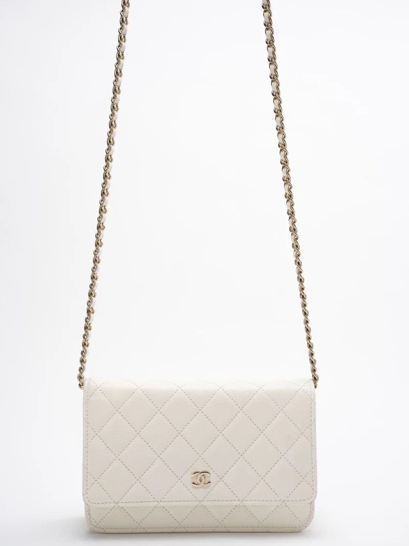 Chanel Geldbörse mit Kette (woc) Weißes Kaviarleder 2022