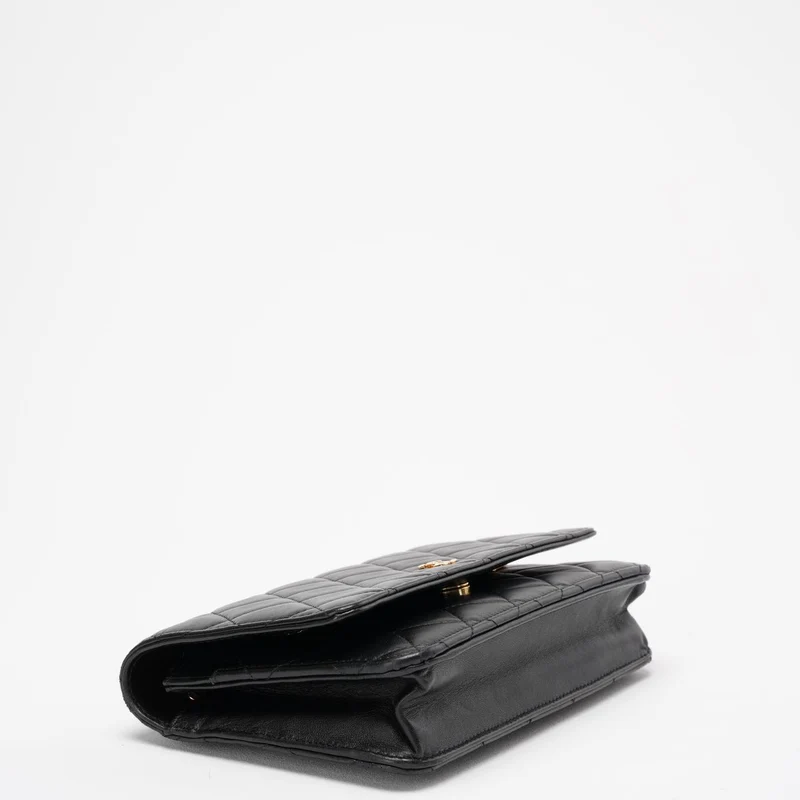 Chanel Schwarze Geldbörse auf Kettentasche Lammleder 2019
