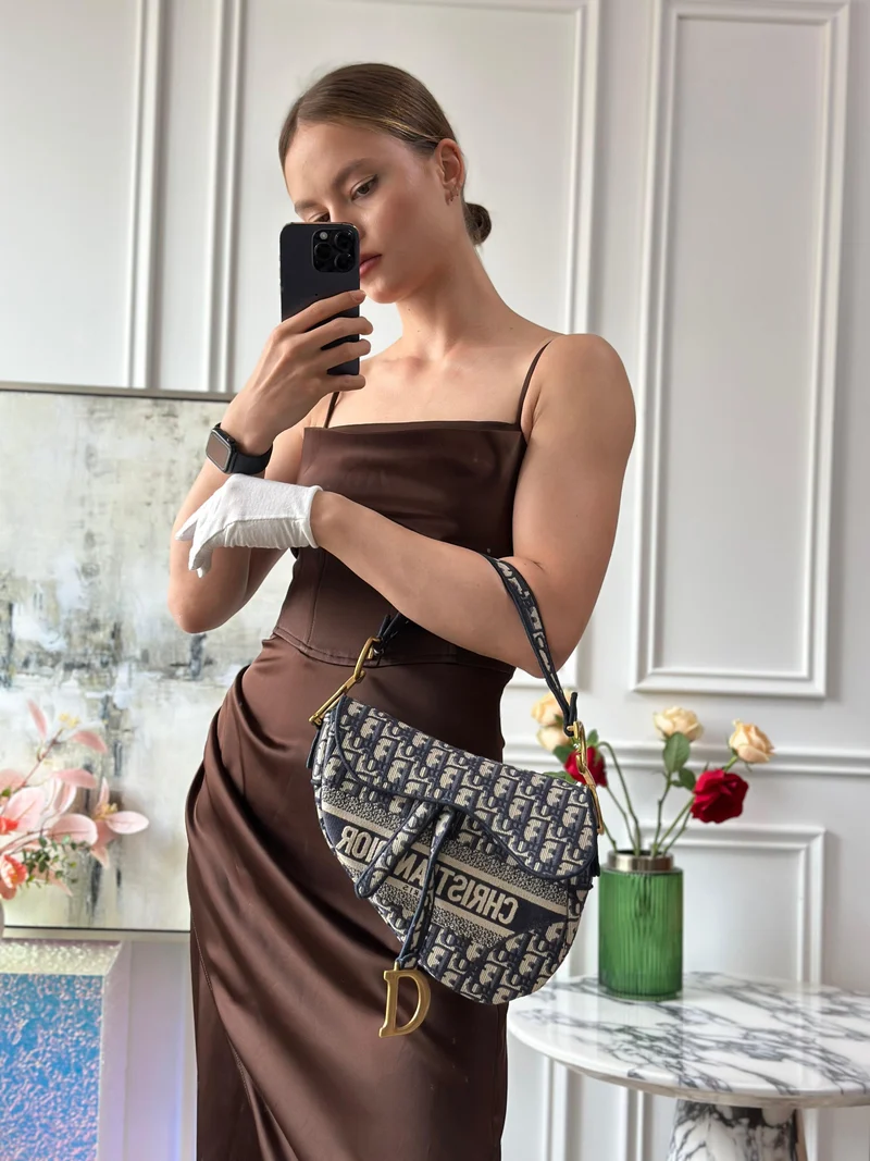 Dior Saddle Bag Blaue schräge Stickereitasche Mittelgroß mit Schultergurt 2021
