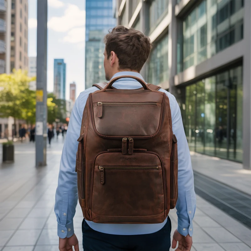 "Reggie" XL Leder Rucksack Herren mit 15 - 17 Zoll Laptop Fach Groß