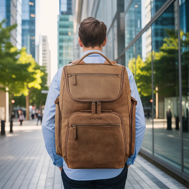 "Reggie" XL Leder Rucksack Herren mit 15 - 17 Zoll Laptop Fach Groß