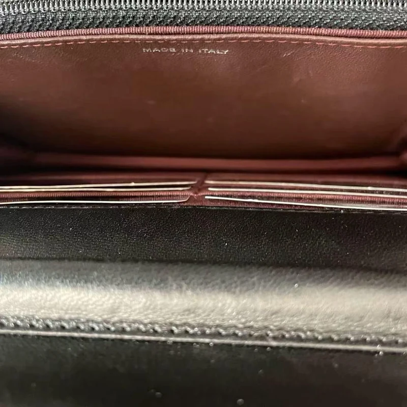 Chanel Wallet on Chain (WOC) Schwarze Umhängetasche aus Lammleder mit silbernen Beschlägen, 2017