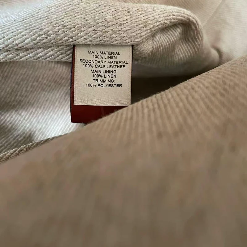Chloe – Weiße und beige mittelgroße Woody-Tragetasche aus Leinen