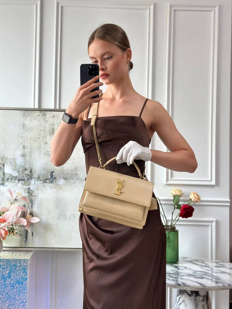 Saint Laurent Sunset Bag Medium Kalbsleder Monogramm Beige mit goldenen Beschlägen