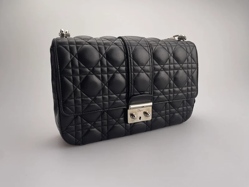 Dior Miss Dior Umhängetasche aus schwarzem Lammleder mit silberner Hardware
