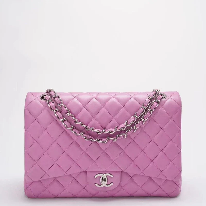 Chanel Timeless Classic Flap Bag Maxi Lila mit silberner Hardware