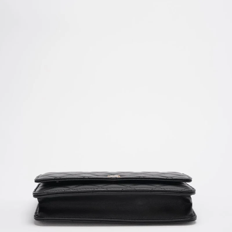 Chanel Wallet On Chain (WOC) Schwarze Tasche aus Lammleder mit goldenen Beschlägen 2018