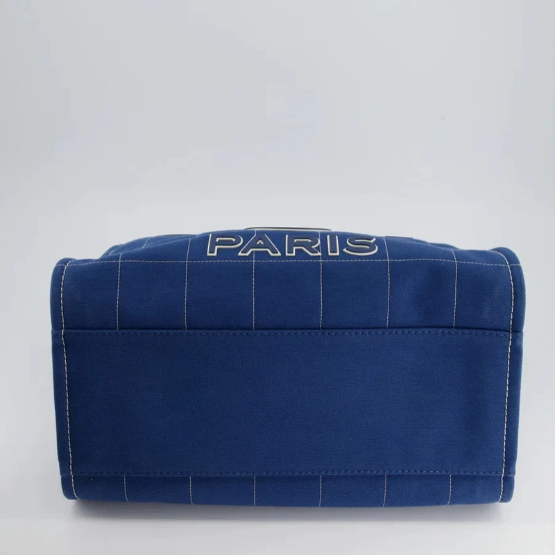 Chanel Deauville Tote Bag aus blauem Canvas aus der Cruise Collection 2023