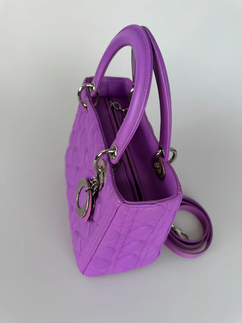 Dior Lady Dior Bag Medium Lila Lammleder mit silberner Hardware