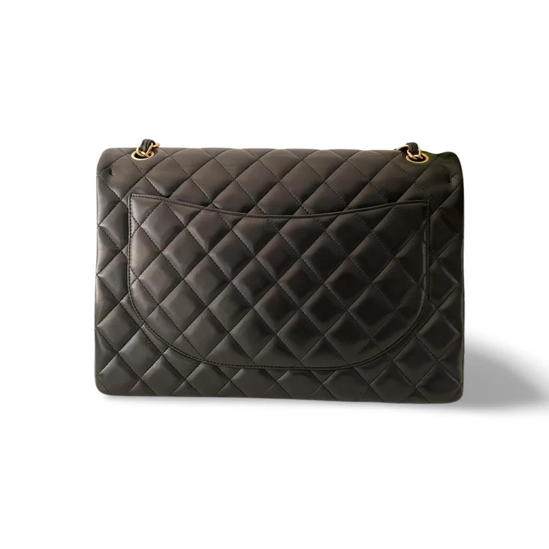 Schwarze klassische Maxi-Tasche mit Doppelklappe von Chanel mit goldener Hardware