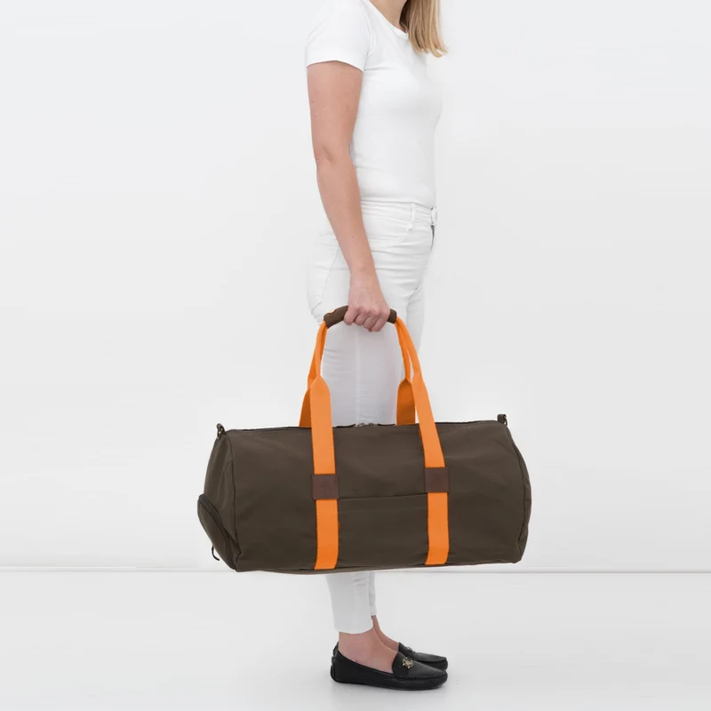 Dufflebag -M- KHAKI mit orangenem Gurtband