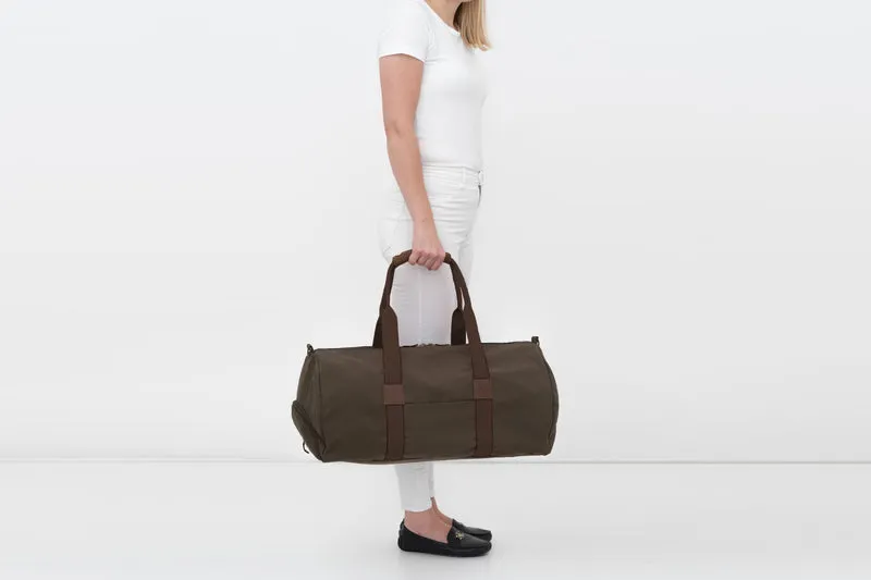 Dufflebag -M- KHAKI mit braunem Gurtband