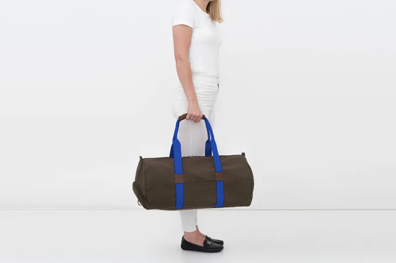 Dufflebag -M- KHAKI mit blauem Gurtband